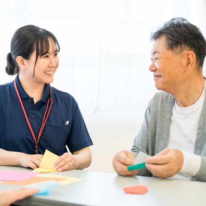 大規模な老人ホームとの働き方の違い